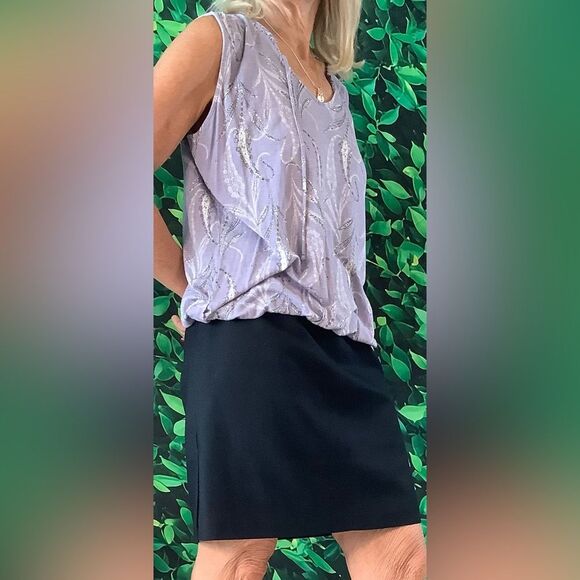 🌸 Loft Lavender Floral Sleeveless Blouse Size M - Picture 4 of 6